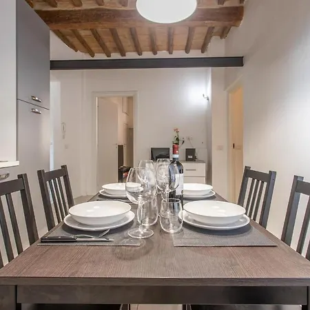 Fabretti - Modern In Heart Of Apartment *
