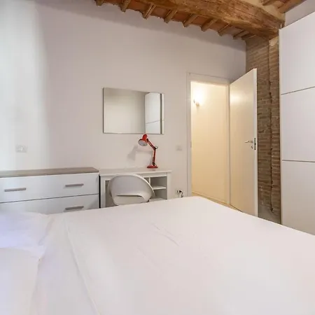 Fabretti - Modern In Heart Of Apartment *