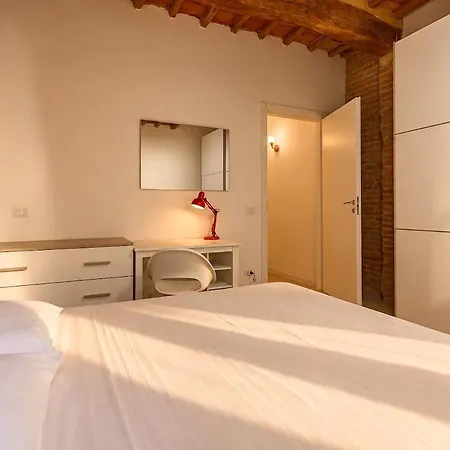 Fabretti - Modern In Heart Of Apartment *